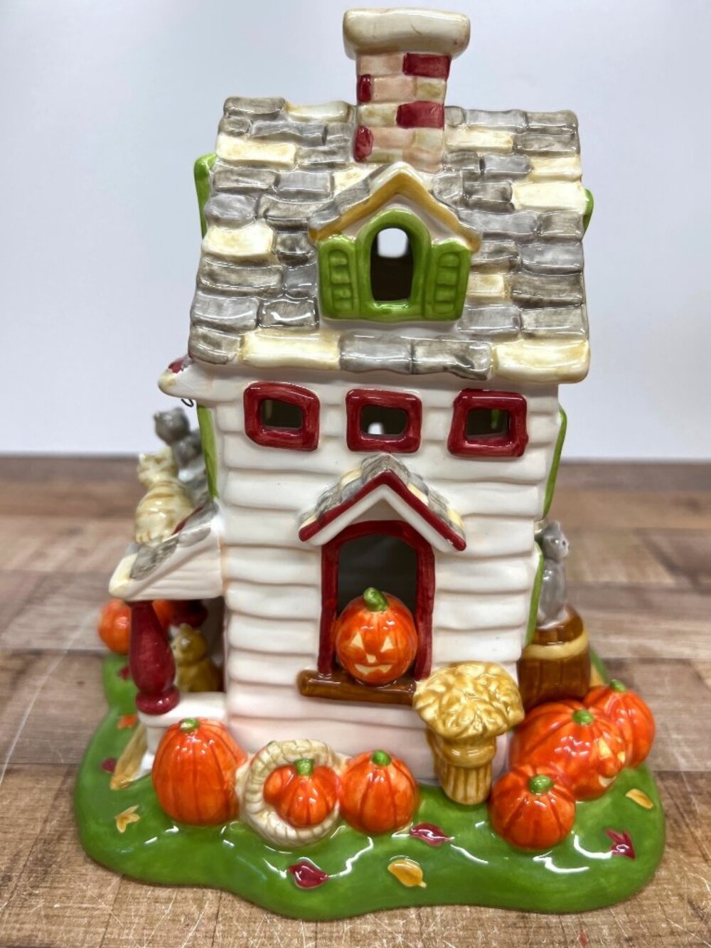 Autumn Ceramic Tea Light House With Cats Pumpkins & Scarecrow Figurine Fall Deco - Picture 2 of 7